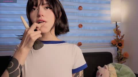 midori__san online show from November 25, 2025, 4:18 pm