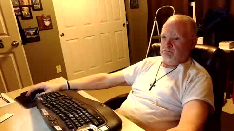 midwestdad09 online show from November 2, 2025, 1:41 am