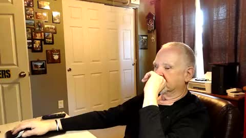 midwestdad09 online show from November 4, 2025, 5:23 pm