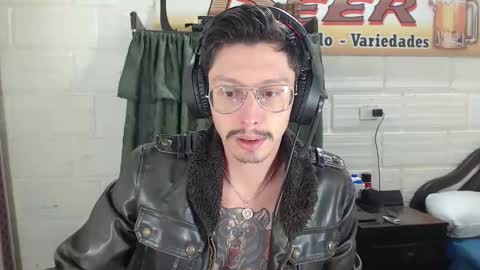 Miguel  Independent Model  online show from April 17, 2026, 6:38 am