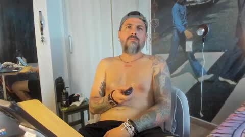 Snapshot of miguel_angeel_ chatting on May 11, 2026, 4:04 pm Miguel Angel online show from May 11, 2026, 4:04 pm