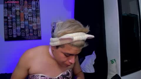 Snapshot of mihaadamss chatting on January 7, 2026, 6:32 pm MihaAdamss online show from January 7, 2026, 6:32 pm