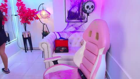 Snapshot of miia_bela chatting on October 29, 2025, 7:48 pm Miia online show from October 29, 2025, 7:48 pm