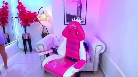 Snapshot of miia_bela chatting on November 8, 2025, 7:34 pm Miia online show from November 8, 2025, 7:34 pm