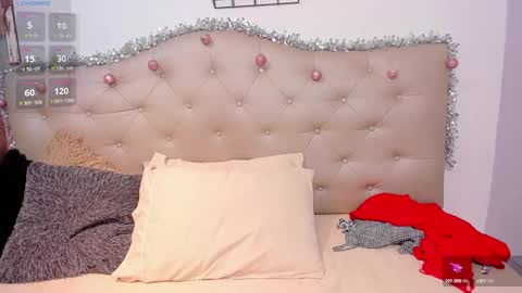 Mia Jhones online show from December 18, 2024, 5:59 am