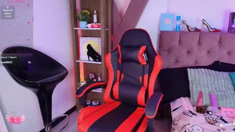 Snapshot of miia_paris chatting on February 12, 2026, 5:13 am Miia Paris online show from February 12, 2026, 5:13 am