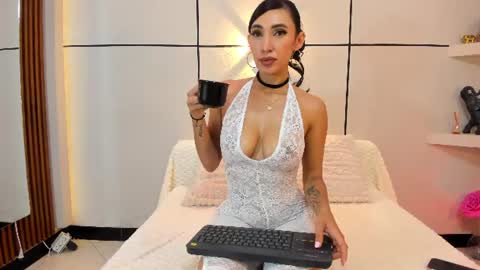 Snapshot of miia_parker_ chatting on June 10, 2026, 12:26 pm online show from June 10, 2026, 12:26 pm