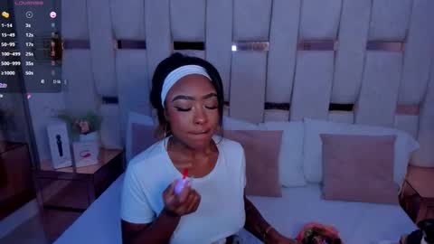 Snapshot of miia_schwarz chatting on September 29, 2025, 12:21 pm Miia Schwarz online show from September 29, 2025, 12:21 pm