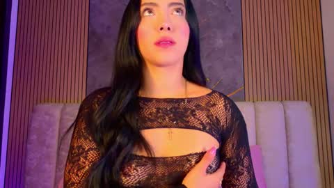 miia scoott  online show from December 22, 2025, 11:51 am