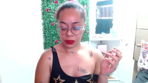 Snapshot of miia_spencer_ chatting on December 6, 2024, 2:49 pm miia online show from December 6, 2024, 2:49 pm