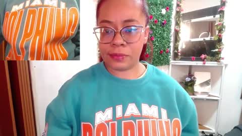 Snapshot of miia_spencer_ chatting on September 13, 2025, 1:55 pm miia online show from September 13, 2025, 1:55 pm