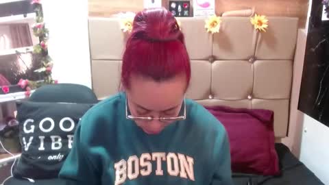 Snapshot of miia_spencer_ chatting on October 1, 2025, 6:47 pm miia online show from October 1, 2025, 6:47 pm