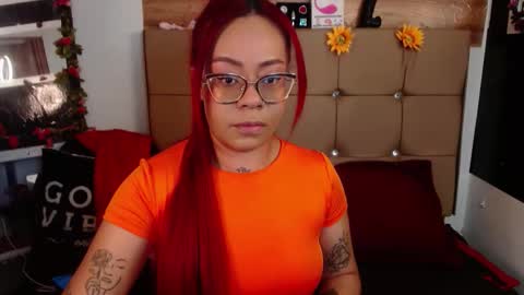 Snapshot of miia_spencer_ chatting on October 18, 2025, 7:25 pm miia online show from October 18, 2025, 7:25 pm