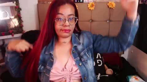 Snapshot of miia_spencer_ chatting on January 14, 2026, 6:35 pm miia online show from January 14, 2026, 6:35 pm