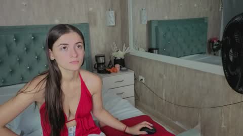 miia_velvett online show from April 21, 2026, 3:17 pm