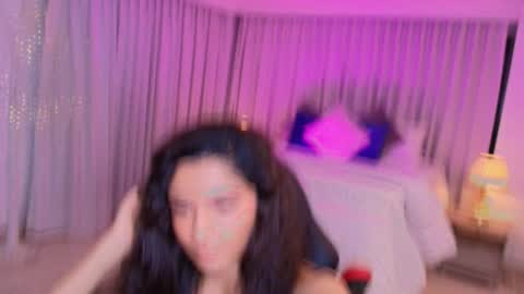 Mia online show from February 4, 2025, 6:36 am