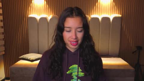 Snapshot of miiaa_evans1 chatting on December 21, 2025, 11:39 am miiaa_evans1 online show from December 21, 2025, 11:39 am