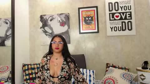 Snapshot of miiaharrper chatting on March 30, 2026, 1:23 pm Emma online show from March 30, 2026, 1:23 pm