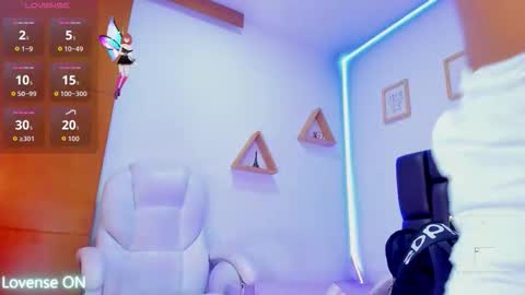 mia sofia online show from November 23, 2025, 12:49 pm