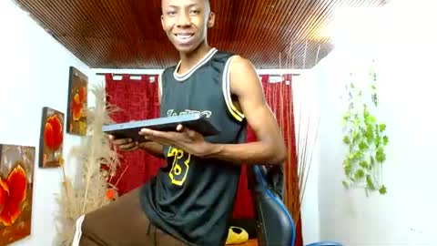 milo online show from March 18, 2026, 8:56 pm