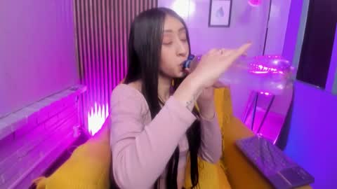 miilu  online show from March 23, 2026, 12:09 pm