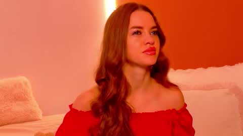 Snapshot of miirra_ chatting on December 3, 2025, 5:59 am Amira online show from December 3, 2025, 5:59 am