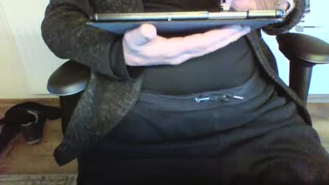 mik online show from January 8, 2025, 9:42 am