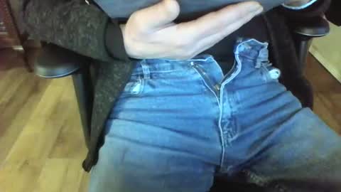 mik online show from January 8, 2025, 2:46 pm