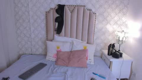 mika doll online show from April 9, 2026, 6:19 am