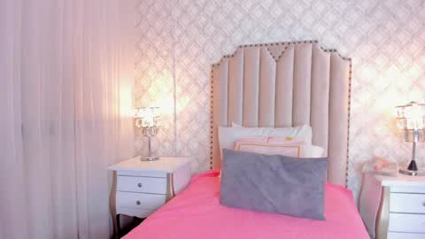 mika doll online show from April 16, 2026, 4:02 am