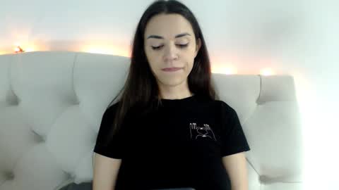 Mika online show from December 14, 2025, 7:40 pm