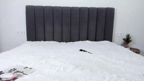 Mika online show from March 4, 2025, 11:00 pm