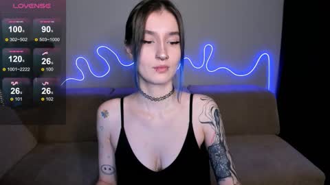 Snapshot of mika_reid chatting on November 10, 2025, 2:38 pm Mika online show from November 10, 2025, 2:38 pm