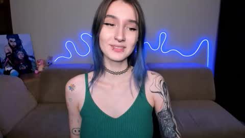 Snapshot of mika_reid chatting on November 30, 2025, 1:48 pm Mika online show from November 30, 2025, 1:48 pm