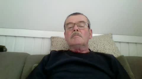 mikael42 online show from April 11, 2026, 12:53 pm