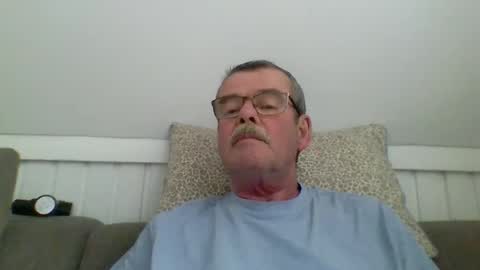 Snapshot of mikael42 chatting on April 25, 2026, 12:52 pm mikael42 online show from April 25, 2026, 12:52 pm