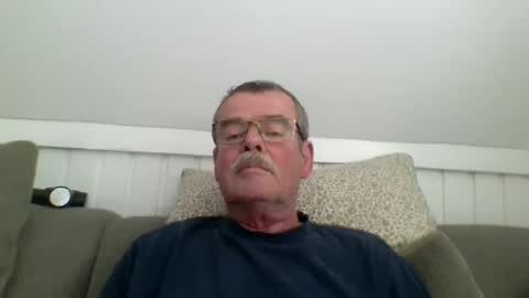 Snapshot of mikael42 chatting on April 26, 2026, 12:47 pm mikael42 online show from April 26, 2026, 12:47 pm
