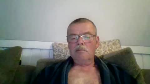 Snapshot of mikael42 chatting on May 19, 2026, 6:47 pm mikael42 online show from May 19, 2026, 6:47 pm