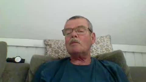 Snapshot of mikael42 chatting on June 5, 2026, 12:44 pm mikael42 online show from June 5, 2026, 12:44 pm