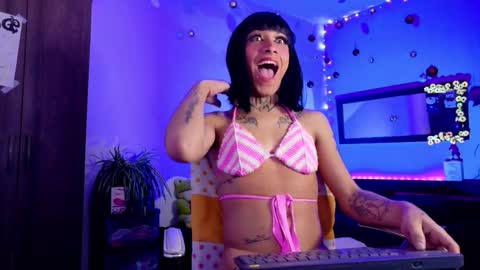 Snapshot of mikaelarangel chatting on December 4, 2025, 2:26 pm mikaelarangel online show from December 4, 2025, 2:26 pm