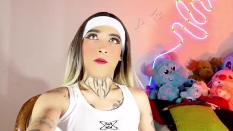 mikaelarangel online show from June 18, 2026, 4:24 am