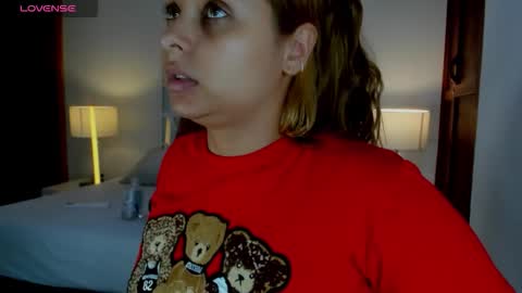 Snapshot of mikaelastonne chatting on January 14, 2026, 12:22 pm Mikaela blondie bigass online show from January 14, 2026, 12:22 pm