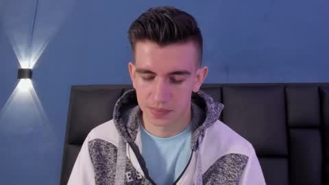 mikael online show from November 7, 2025, 4:23 am