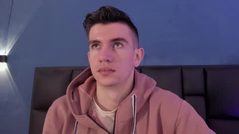 Snapshot of mikaelslow chatting on November 18, 2025, 3:34 am mikael online show from November 18, 2025, 3:34 am