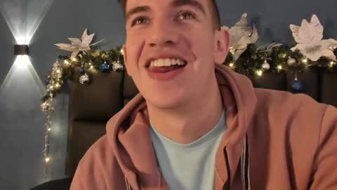 Snapshot of mikaelslow chatting on December 17, 2025, 4:07 am mikael online show from December 17, 2025, 4:07 am