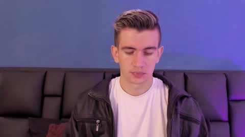 Snapshot of mikaelslow chatting on February 1, 2026, 4:00 am mikael online show from February 1, 2026, 4:00 am