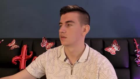 Snapshot of mikaelslow chatting on February 15, 2026, 3:25 am mikael online show from February 15, 2026, 3:25 am