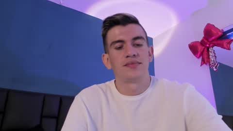 Snapshot of mikaelslow chatting on February 24, 2026, 3:48 am mikael online show from February 24, 2026, 3:48 am