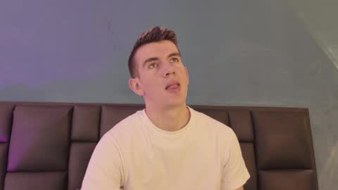 Snapshot of mikaelslow chatting on March 1, 2026, 4:14 am mikael online show from March 1, 2026, 4:14 am