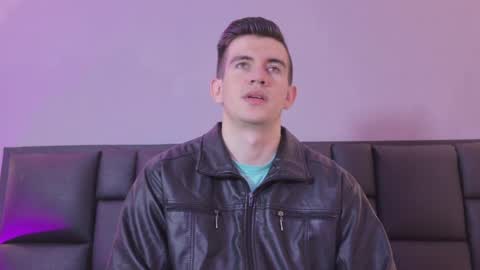 mikael online show from April 18, 2026, 4:27 am